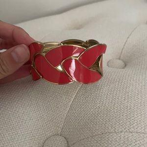 Coral stretch bracelet